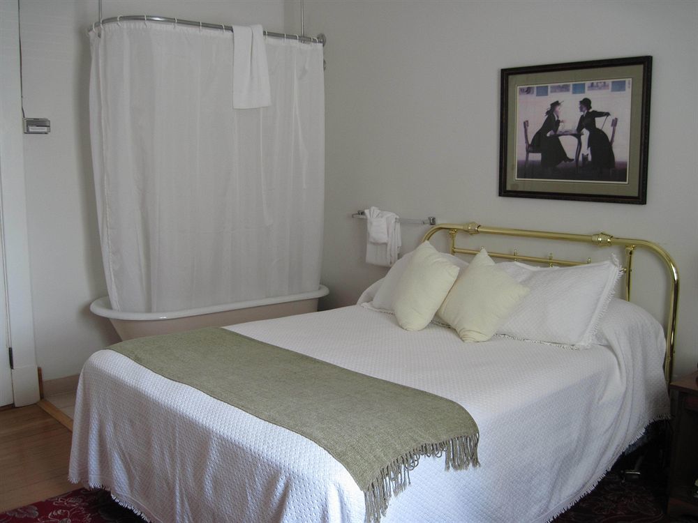 Royal Hotel Chilliwack Buitenkant foto