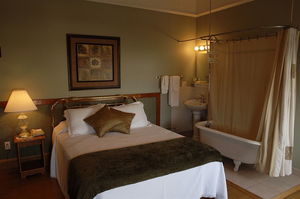 Royal Hotel Chilliwack Buitenkant foto