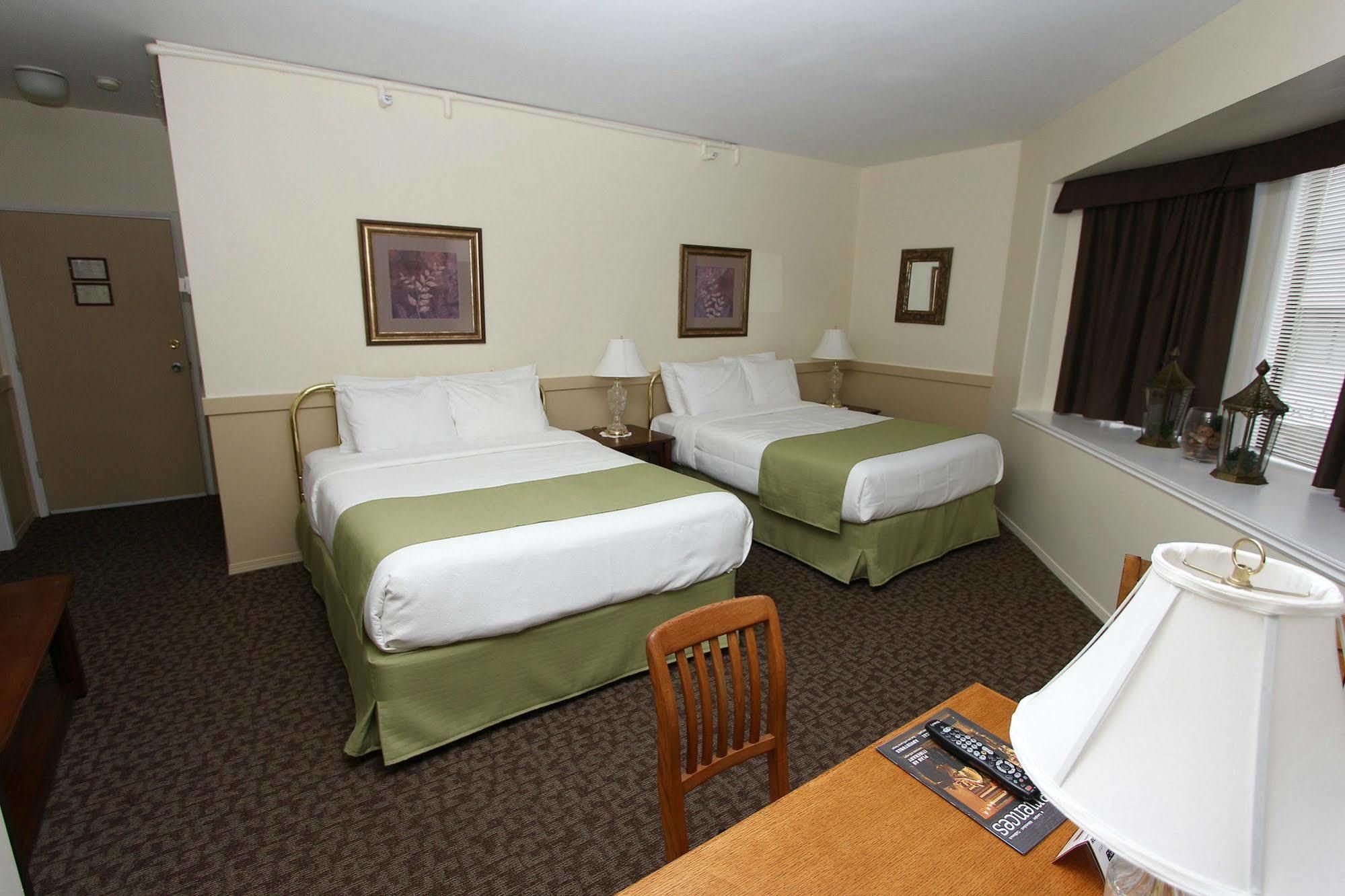 Royal Hotel Chilliwack Buitenkant foto